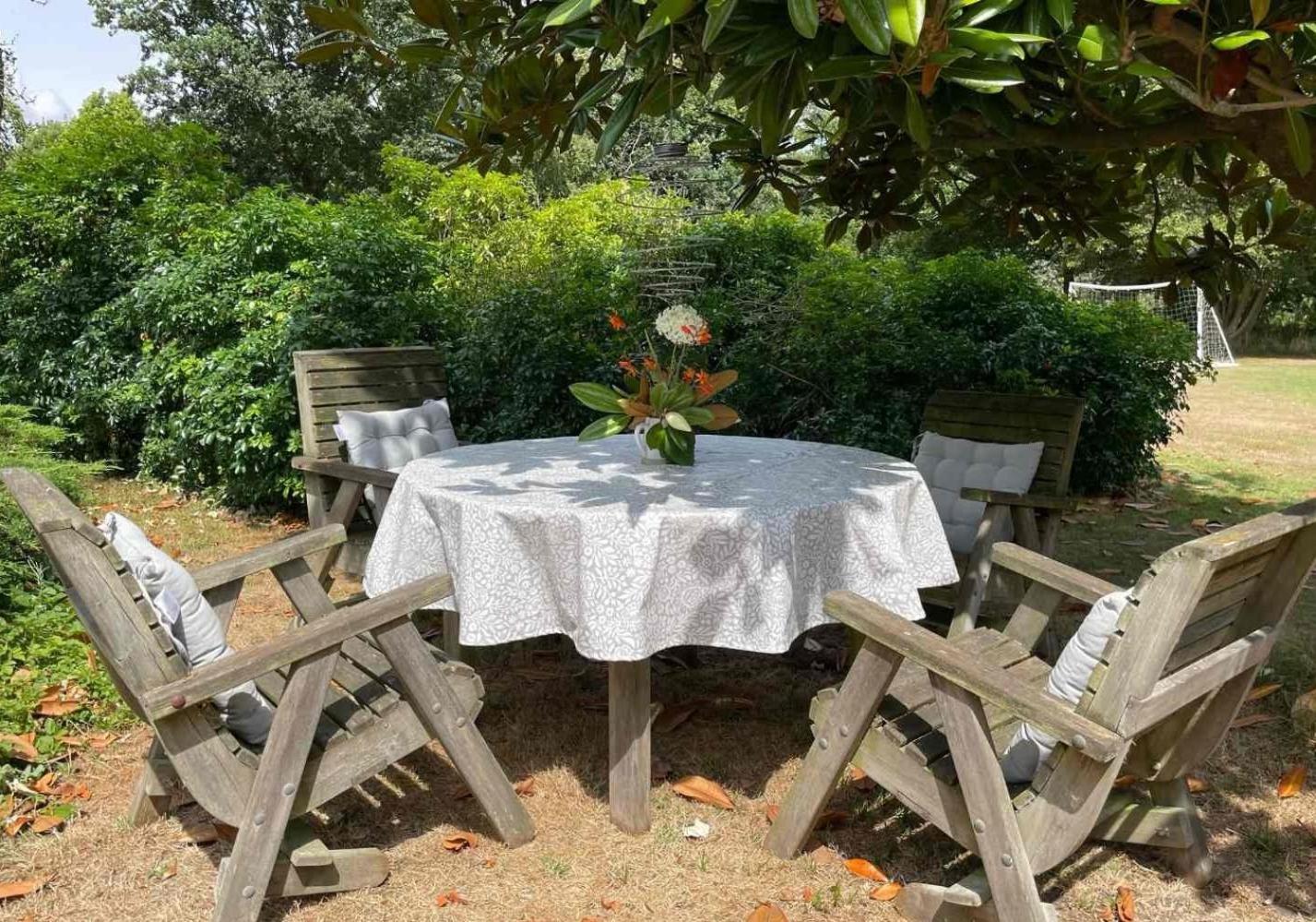 Unique & Rural Child Friendly Annexe With Large Gardens, Games & Tennis Court - Chichester Holiday Properties Exteriör bild