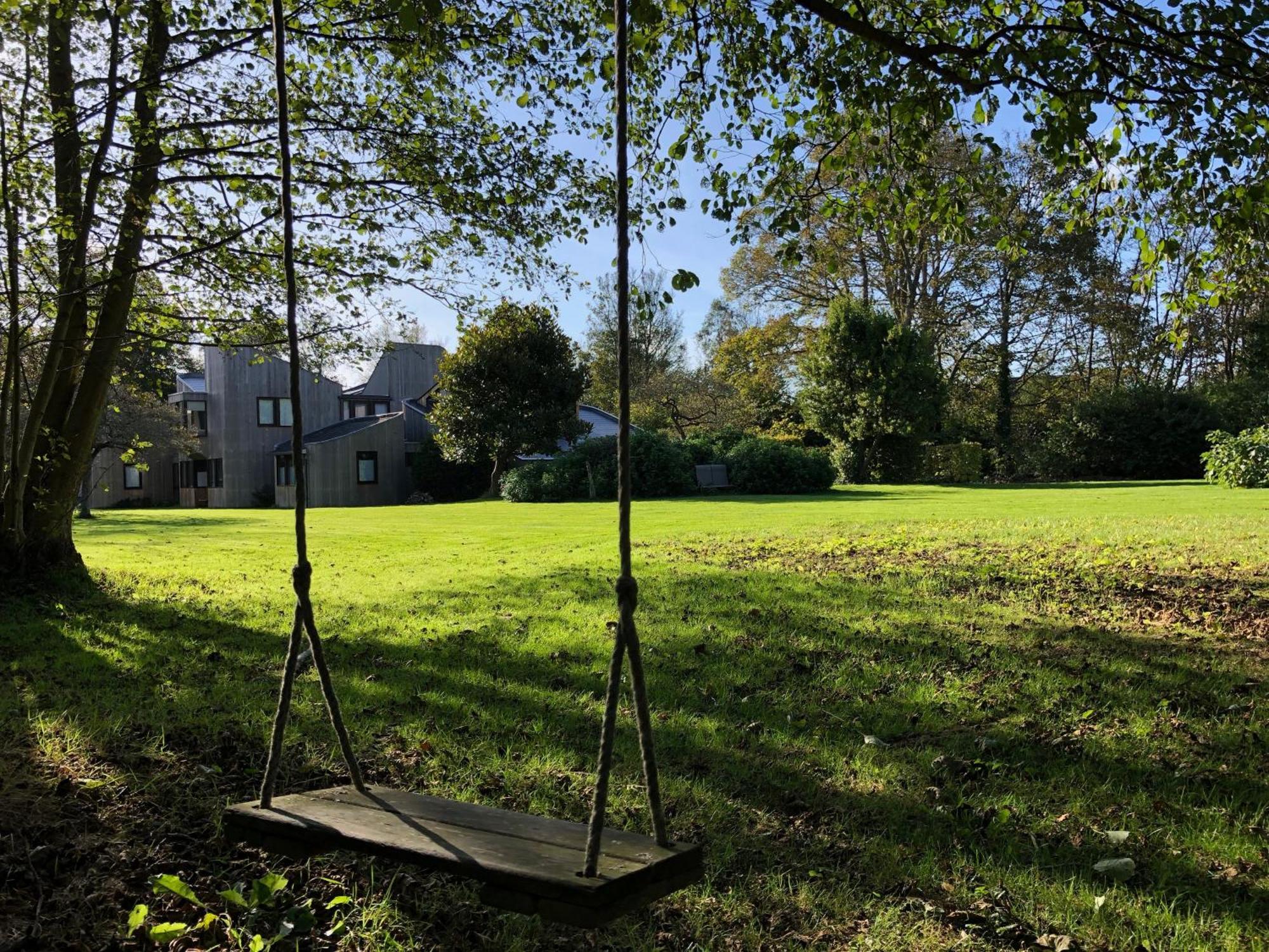 Unique & Rural Child Friendly Annexe With Large Gardens, Games & Tennis Court - Chichester Holiday Properties Exteriör bild