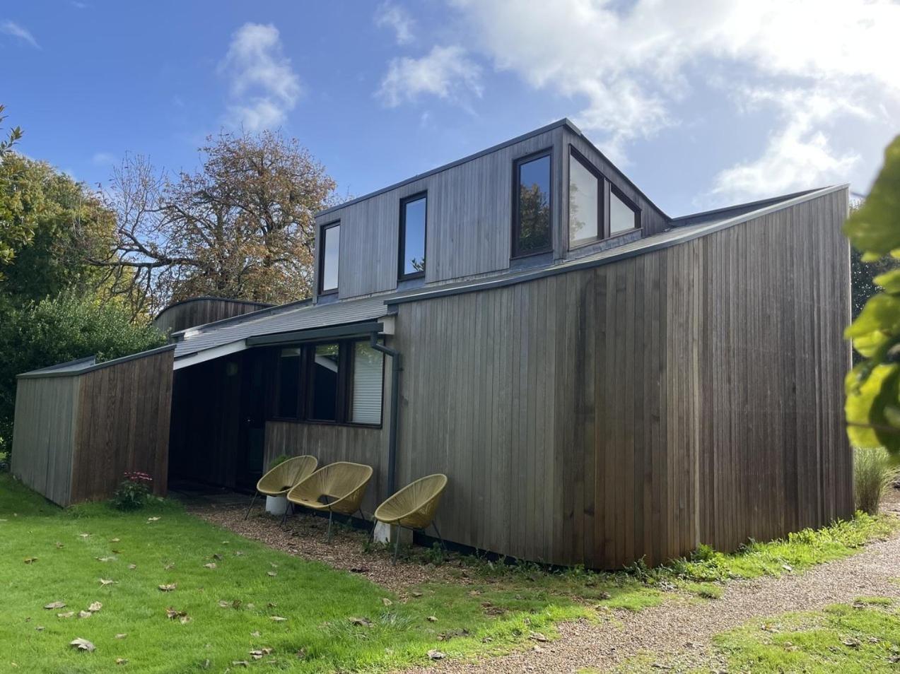 Unique & Rural Child Friendly Annexe With Large Gardens, Games & Tennis Court - Chichester Holiday Properties Exteriör bild