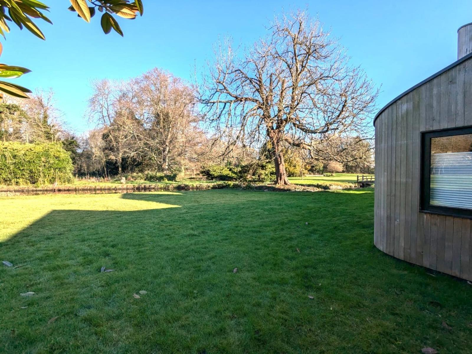 Unique & Rural Child Friendly Annexe With Large Gardens, Games & Tennis Court - Chichester Holiday Properties Exteriör bild