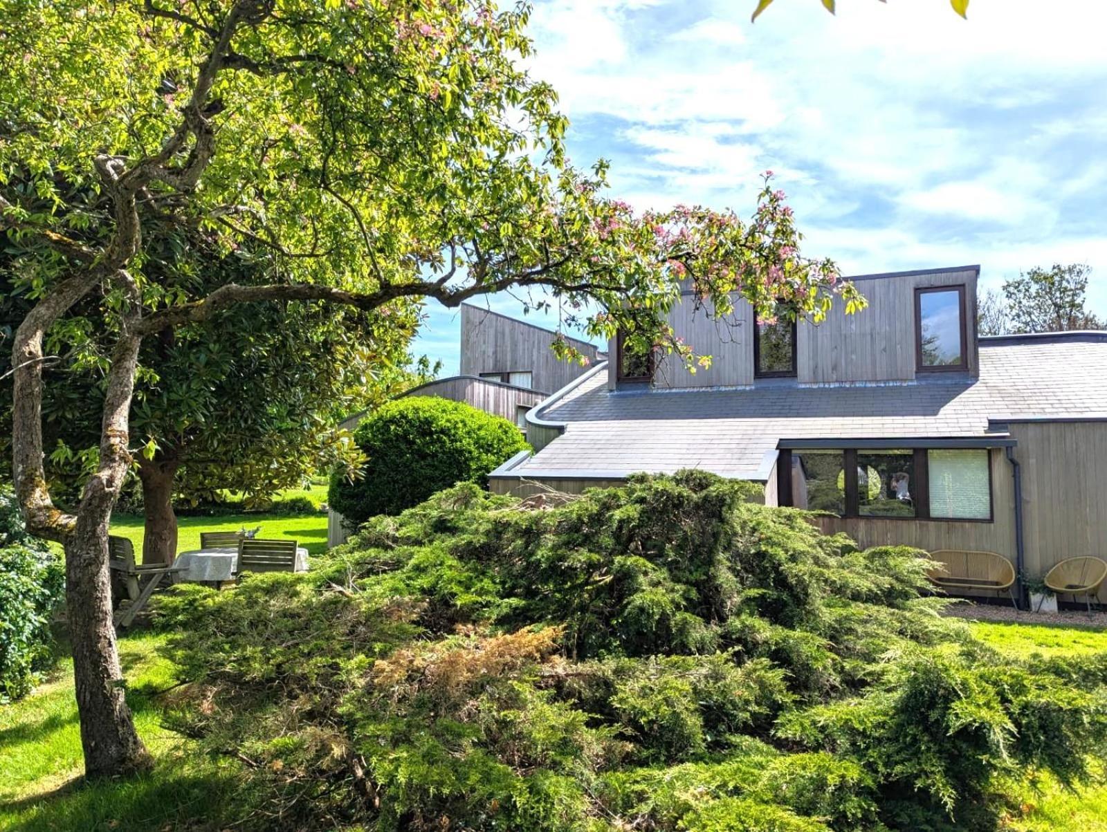 Unique & Rural Child Friendly Annexe With Large Gardens, Games & Tennis Court - Chichester Holiday Properties Exteriör bild