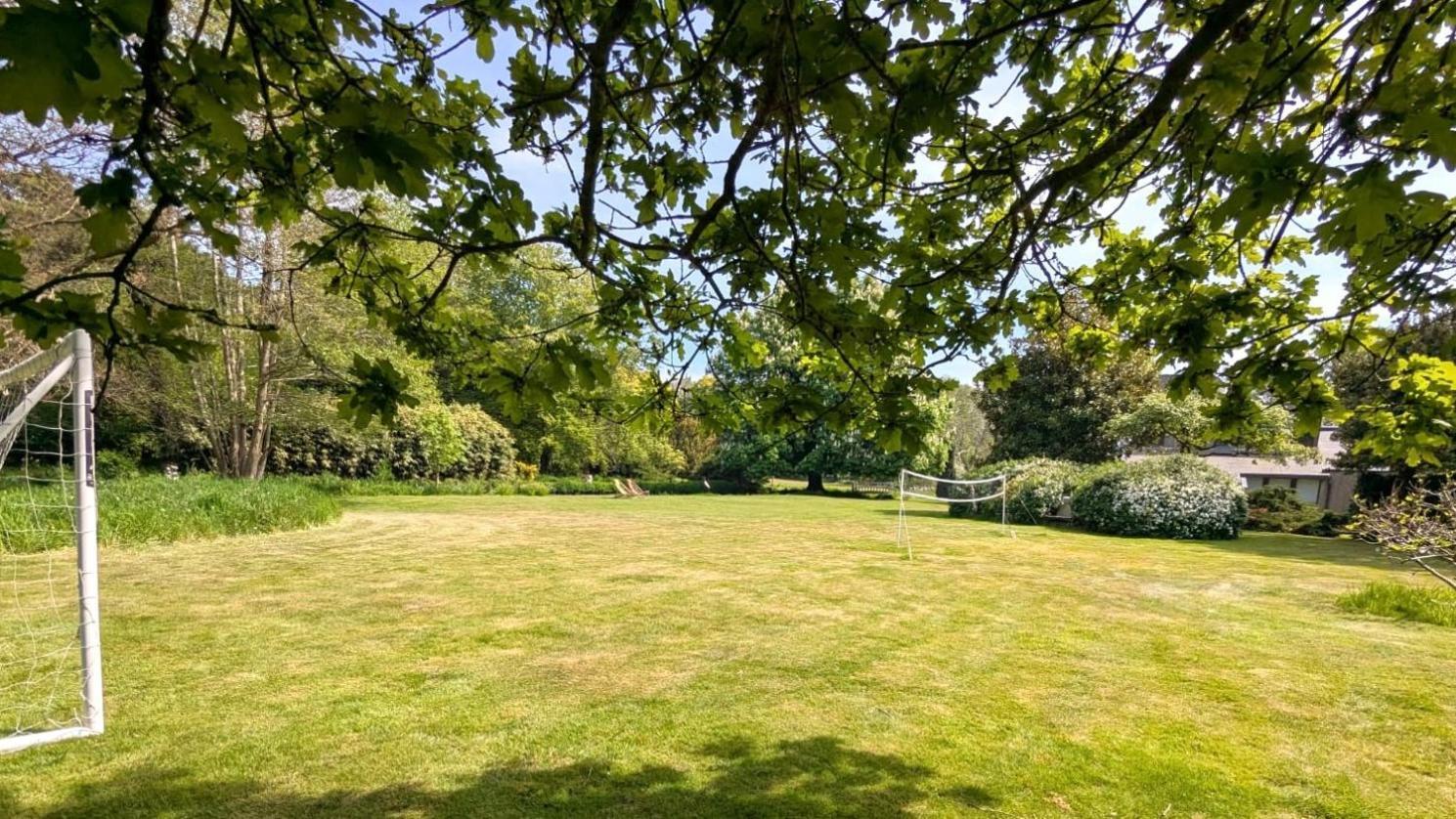 Unique & Rural Child Friendly Annexe With Large Gardens, Games & Tennis Court - Chichester Holiday Properties Exteriör bild