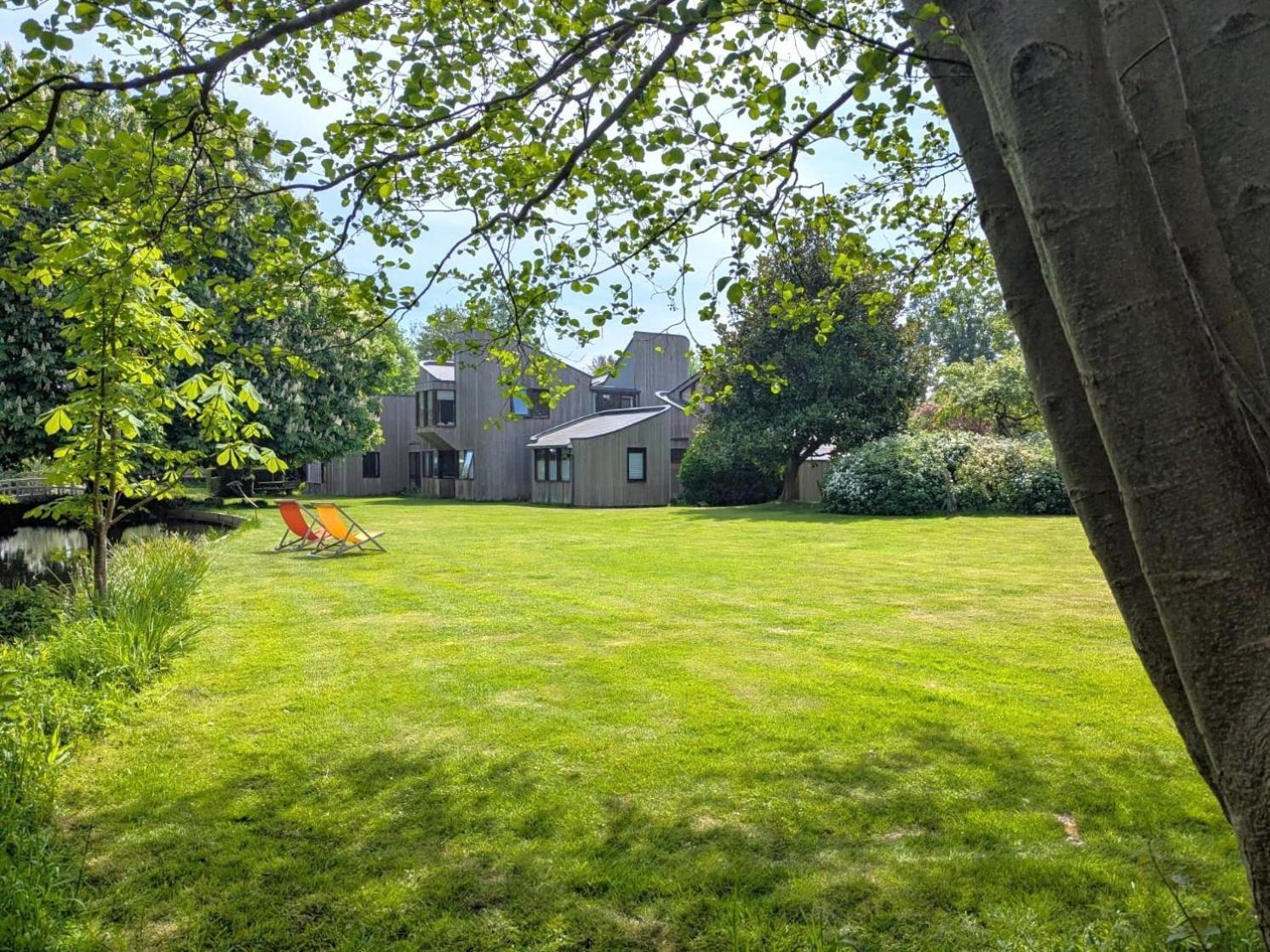 Unique & Rural Child Friendly Annexe With Large Gardens, Games & Tennis Court - Chichester Holiday Properties Exteriör bild