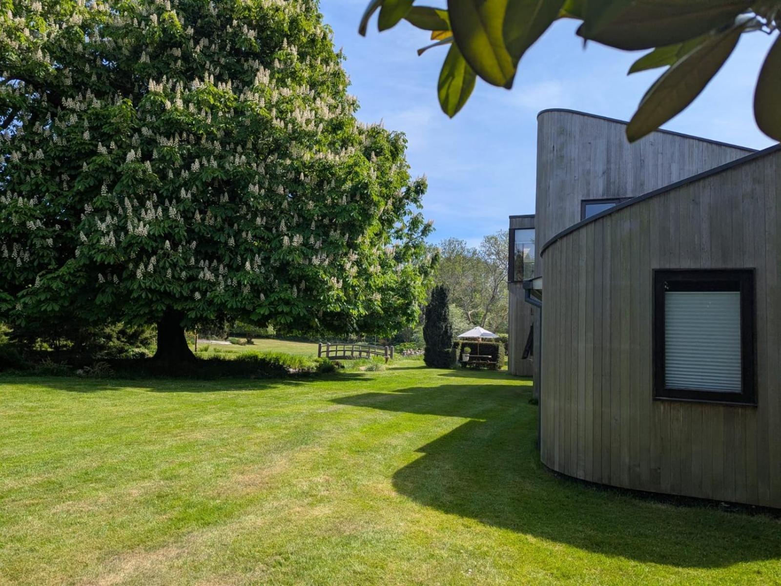 Unique & Rural Child Friendly Annexe With Large Gardens, Games & Tennis Court - Chichester Holiday Properties Exteriör bild